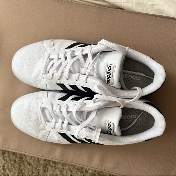 Size 10 only worn once. Too small for me - Picture 3 of 4